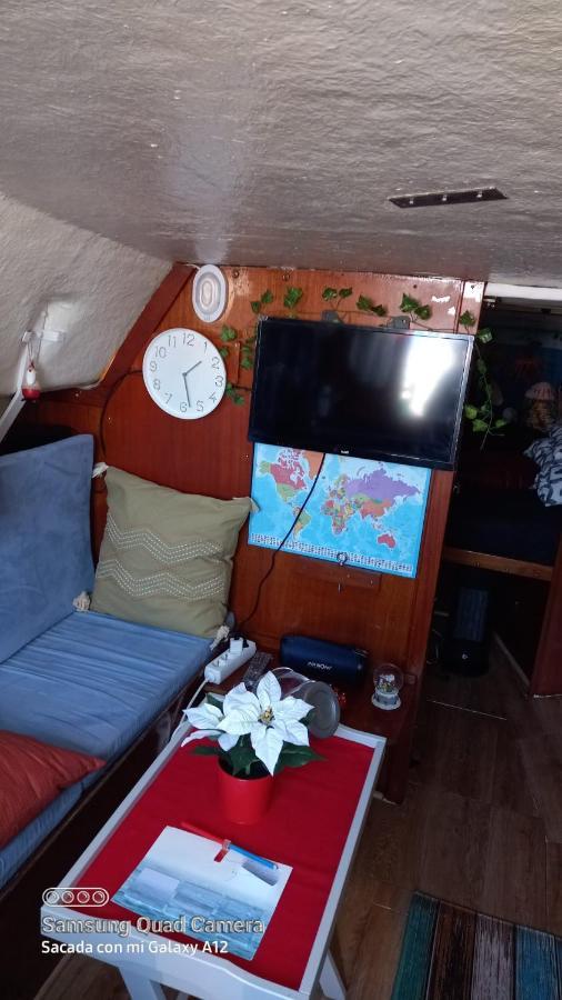 Hotel na wodzie Barco El Viento *